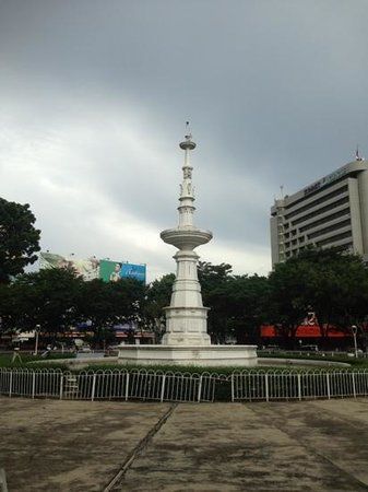 Fuente Osmena Meydanı